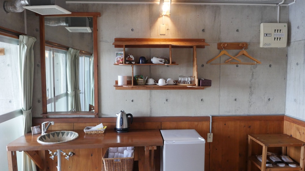 トリプルルーム 客室3 | BUZZ RESORT