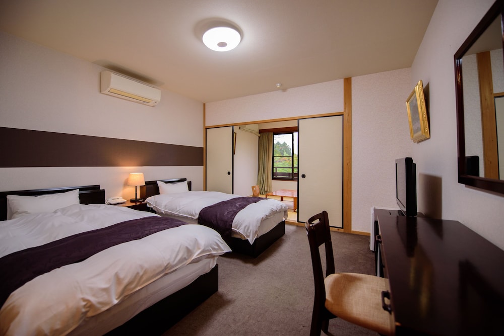 和洋室2F　(禁煙) | 湯布院温泉 ひすいの宿 黎明