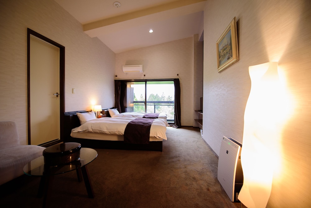 洋室ツイン展望室　(禁煙) 客室1 | 湯布院温泉 ひすいの宿 黎明