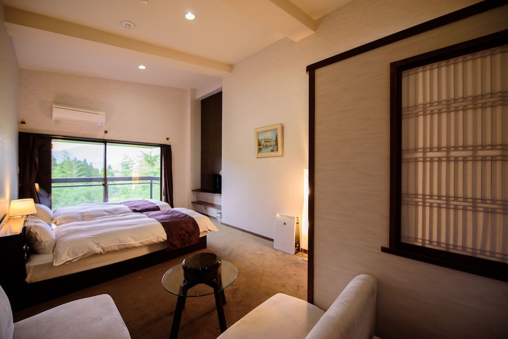 洋室ツイン展望室　(禁煙) 客室2 | 湯布院温泉 ひすいの宿 黎明