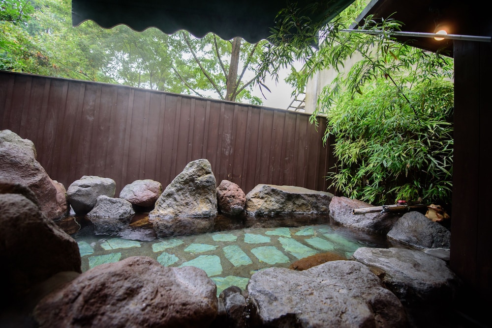 黎明室岩露天風呂付き　(禁煙) バスルーム0 | 湯布院温泉 ひすいの宿 黎明