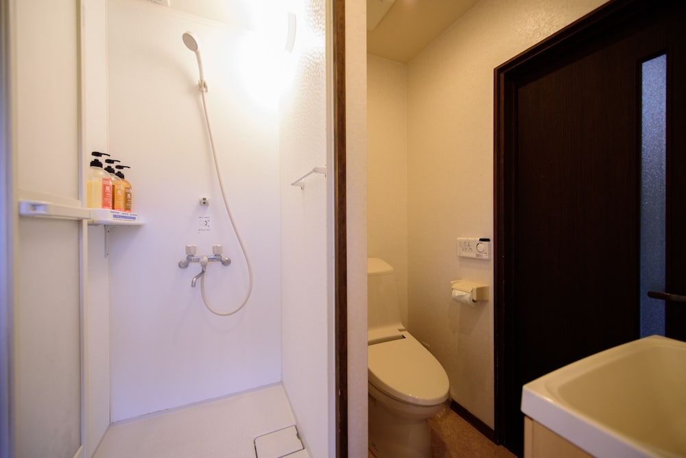 特別室露天風呂付き　(禁煙) バスルームのシャワー0 | 湯布院温泉 ひすいの宿 黎明