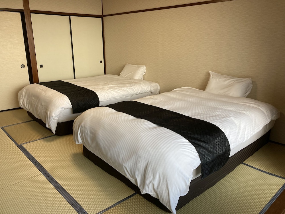 和室 ツイン 禁煙 客室3 | ホテル新まこも