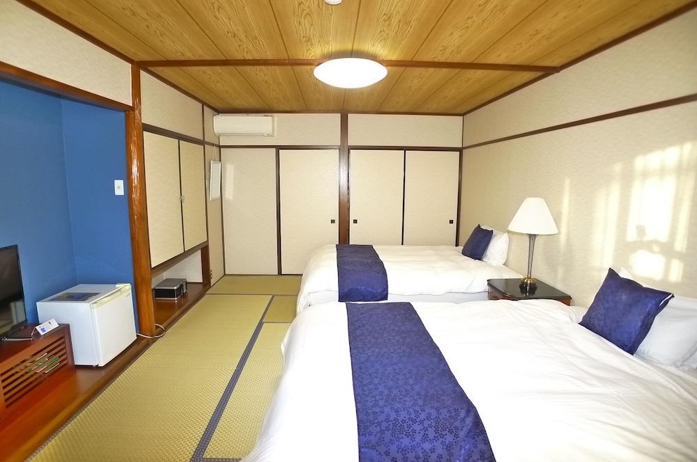 和室 ツイン 禁煙 客室7 | ホテル新まこも
