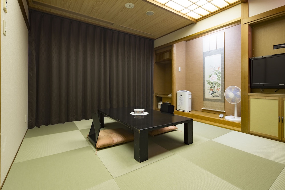 和室 温泉付き（8畳）禁煙 客室1 | 天然温泉プレミアホテル -CABIN- 帯広