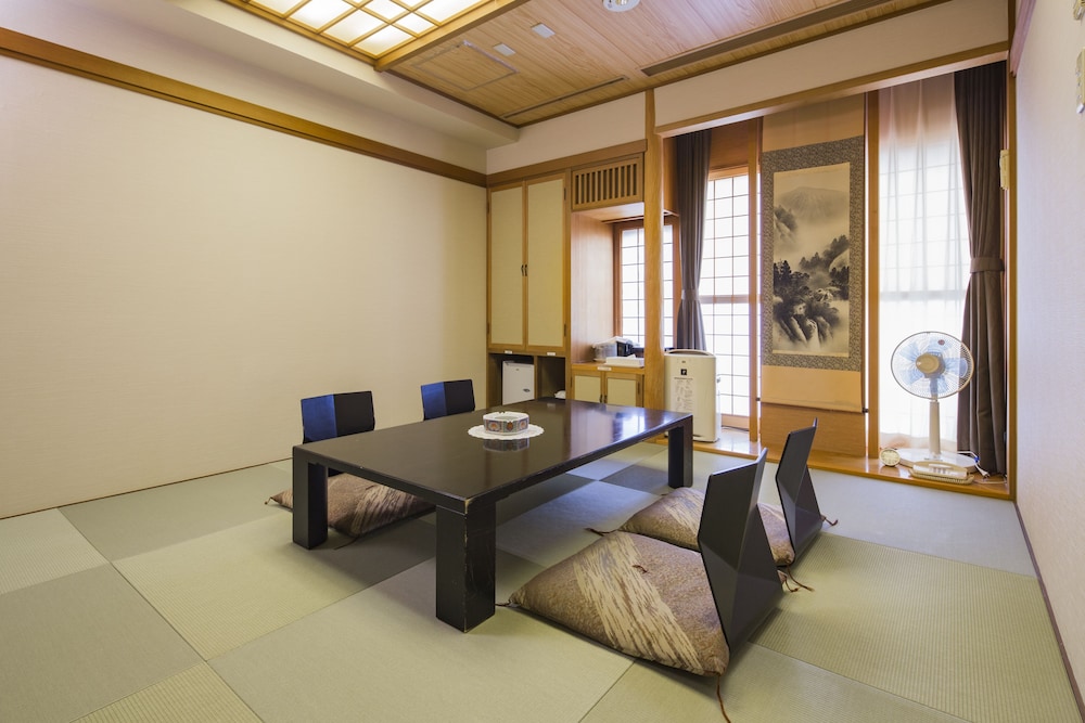 和室 温泉付き（8畳）禁煙 客室3 | 天然温泉プレミアホテル -CABIN- 帯広