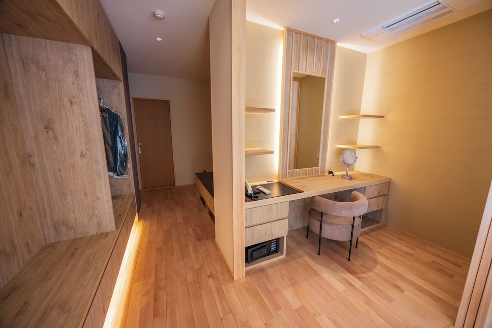 プレステージスイート(Kumo) ワードローブ1 | 金乃竹 塔ノ澤 - 大人限定