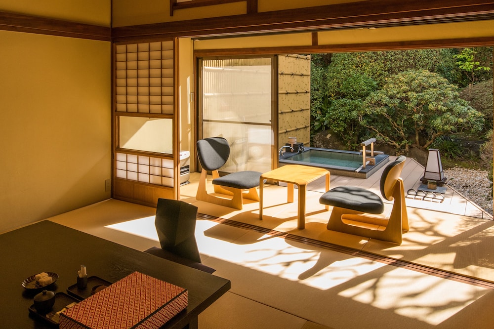 庭園露天風呂付和室 | 伊東 緑涌