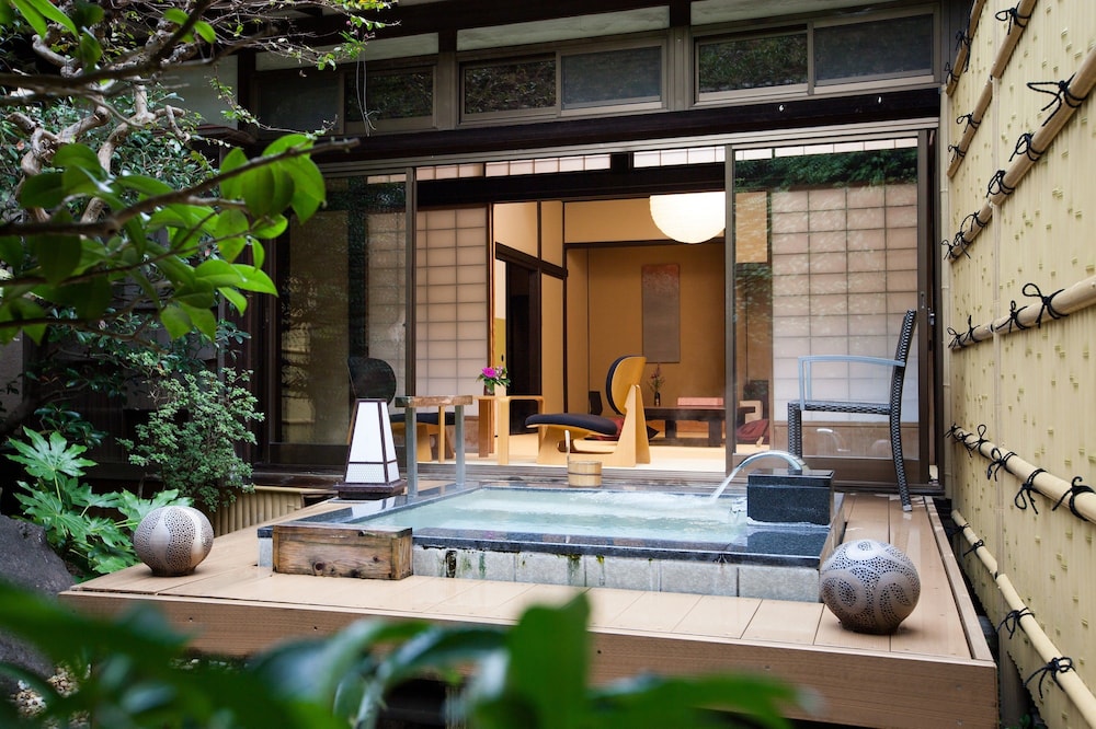 庭園露天風呂付和室 客室8 | 伊東 緑涌