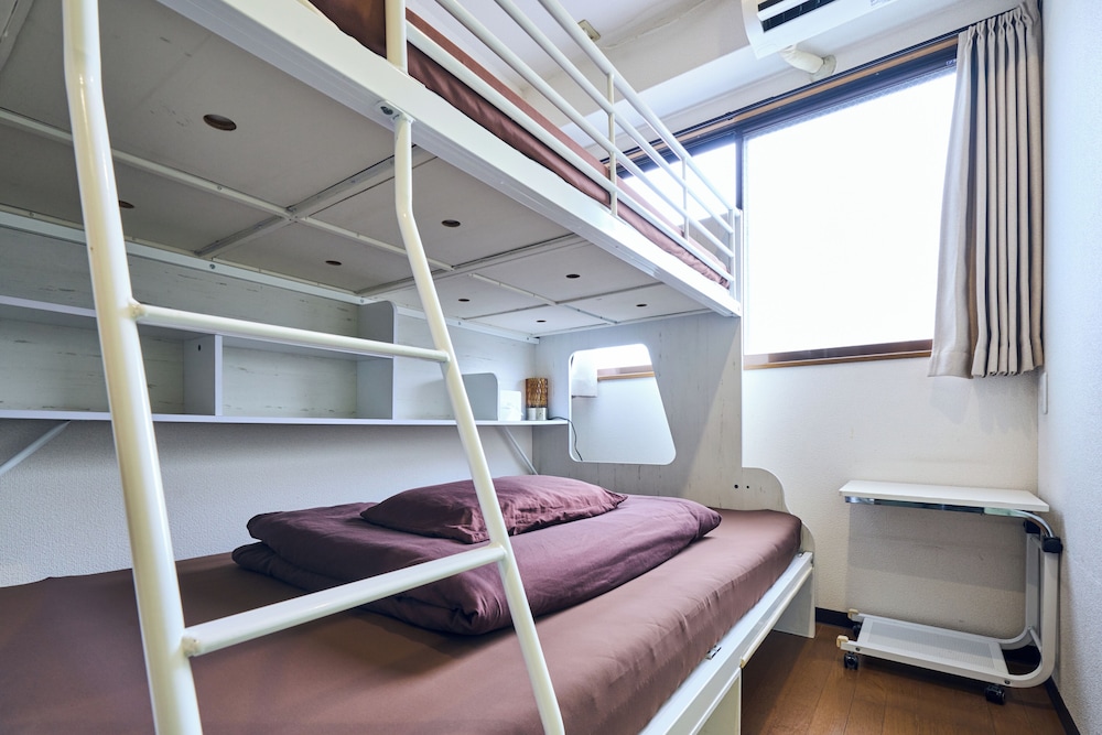 個室 二段ベッド1台 (タイプB) 客室3 | 鹿児島グリーンゲストハウス