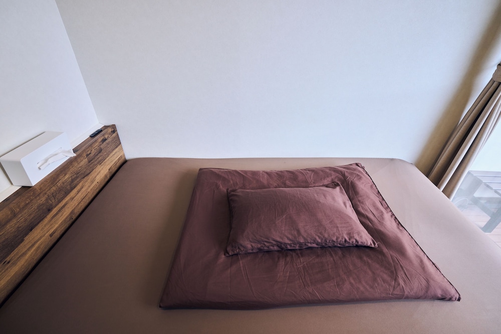 個室セミダブルルーム(タイプA) 客室5 | 鹿児島グリーンゲストハウス