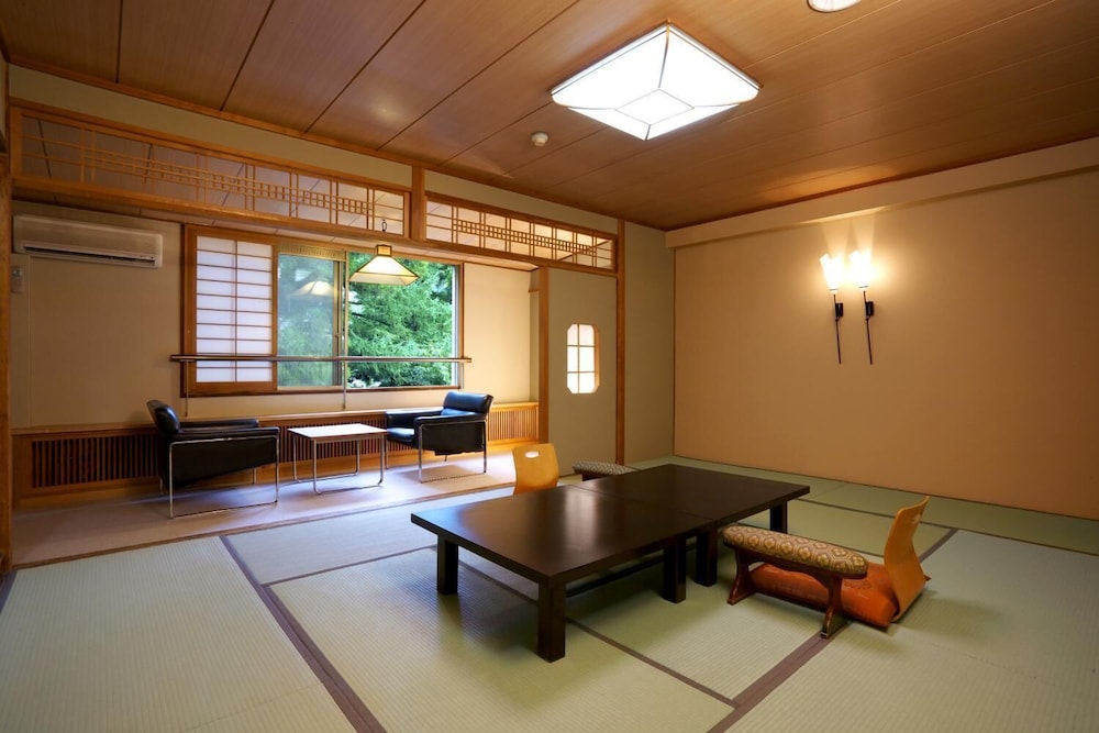 客室1 | 塚越屋七兵衛