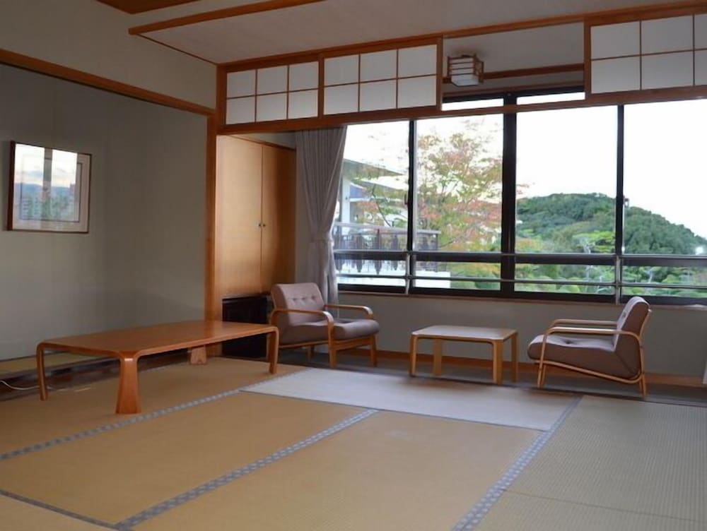 客室1 | 浜木綿くろしお山荘