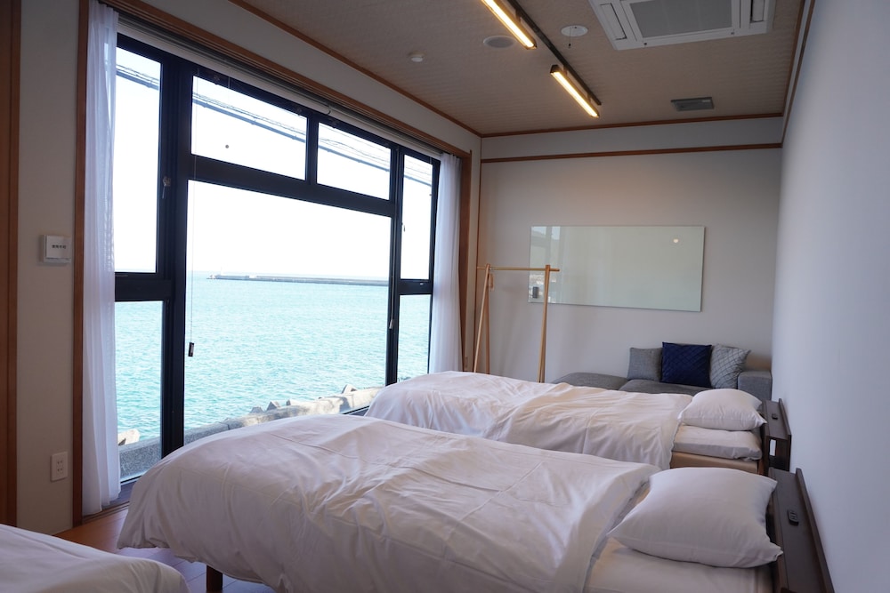 ベーシック トリプルルーム オーシャンビュー | Nagasaki House ぶらぶら