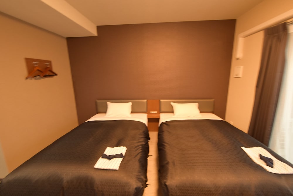 ベーシック ツインルーム 2 ベッドルーム 禁煙 客室5 | ホテルトラッド大阪鶴橋