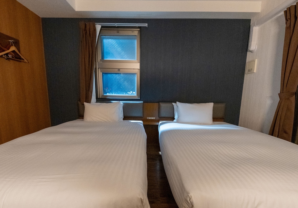 ベーシック ツインルーム 2 ベッドルーム 禁煙 客室14 | ホテルトラッド大阪鶴橋