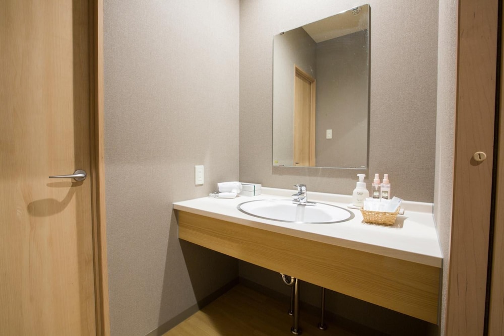 スーペリア和室 禁煙, 三河屋旅館 会席夕食 18時30分, ユネッサン1日券付 バスルーム0 | 箱根小涌園 美山楓林