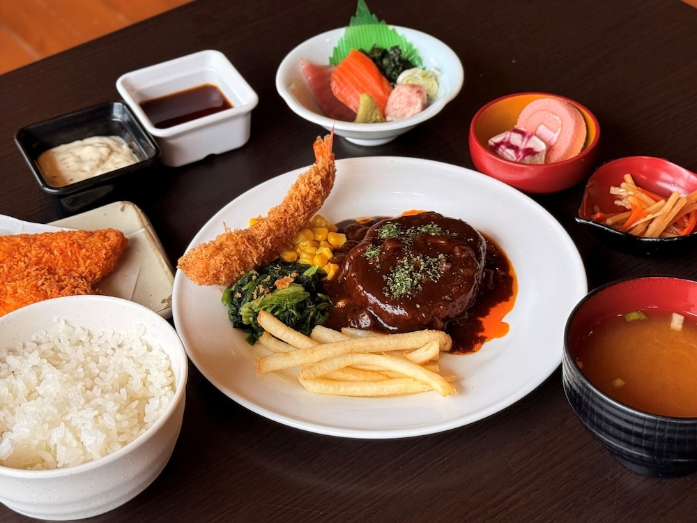 スタンダード和室 禁煙, ユネッサン内「くましろ」4種の御膳から選べる夕食 17時から18時30分ご入店, ユネッサン1日券付 | 箱根小涌園 美山楓林