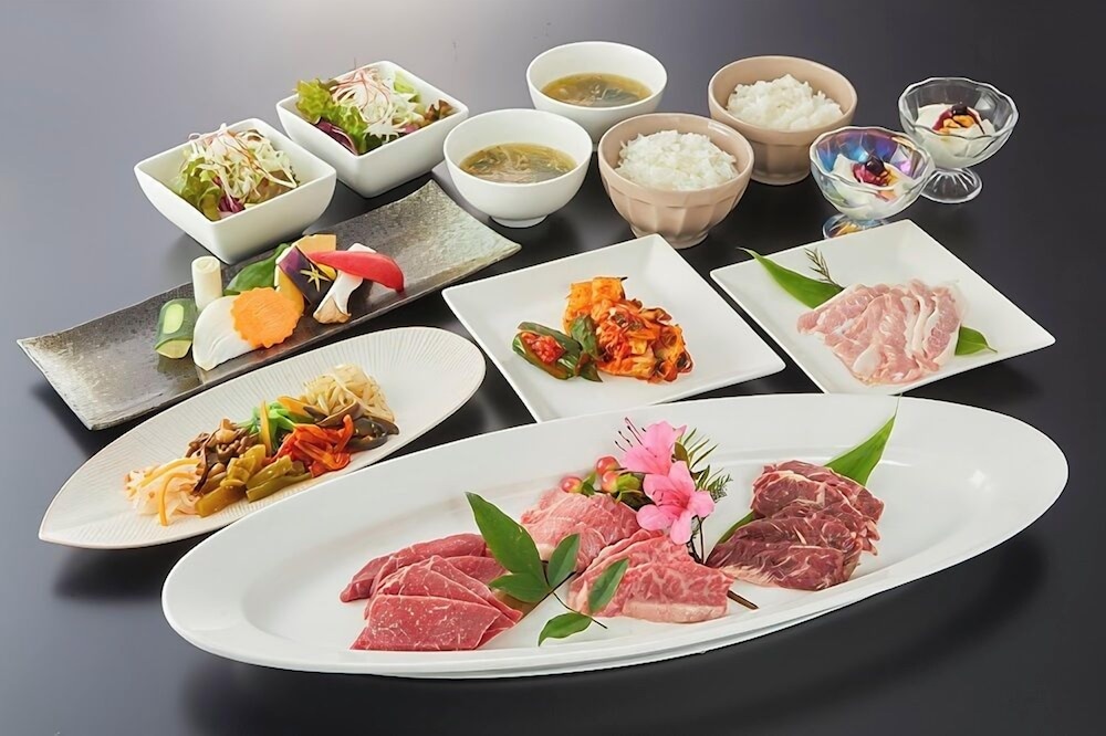 スタンダード和室 禁煙, ユネッサン内「焼肉　然」夕食 17時30分, ユネッサン1日券付 客室6 | 箱根小涌園 美山楓林