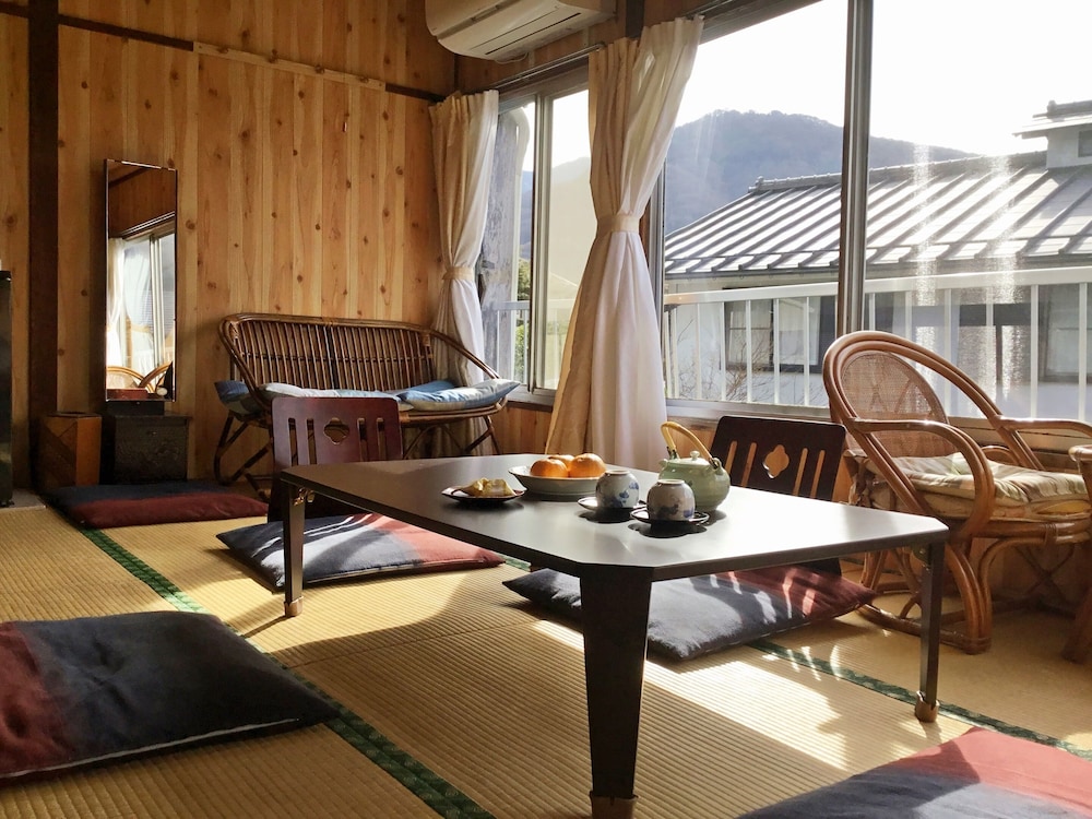 和室12畳　共有バス 客室1 | 福島館