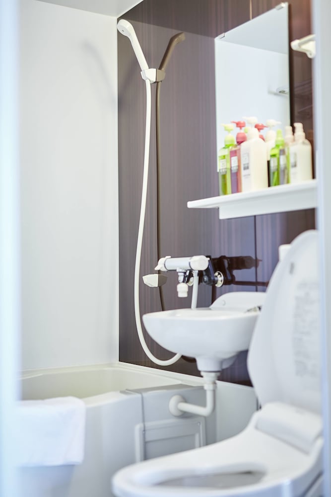 ダブルルーム 禁煙 バスルームの設備1 | HOTEL SHE, KYOTO