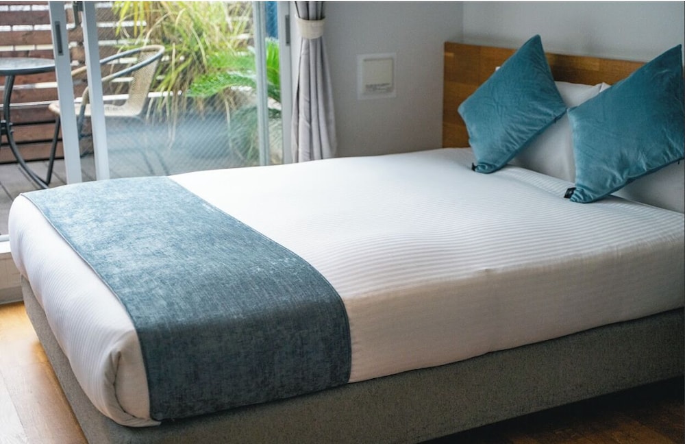 ダブルルーム(バストイレ付き) 客室3 | UNPLAN Kagurazaka