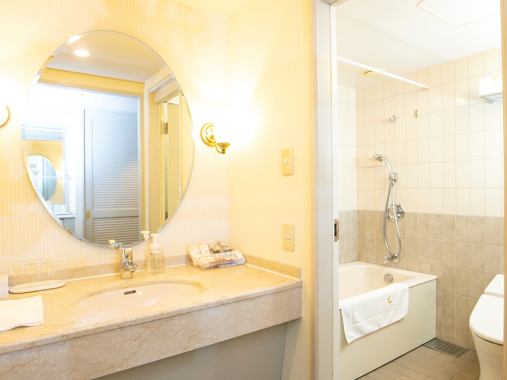 スーペリア ハリウッドツイン パークビュー 禁煙 バスルーム0 | ホテルオークラ JR ハウステンボス