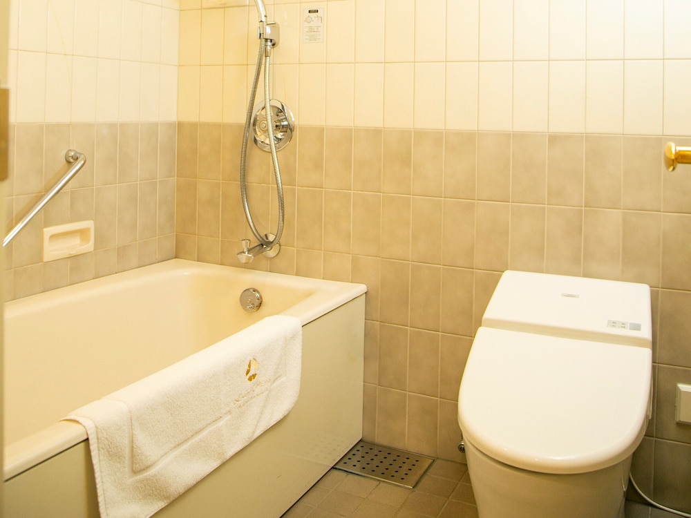 スーペリア ハリウッドツイン パークビュー 禁煙 バスルーム1 | ホテルオークラ JR ハウステンボス