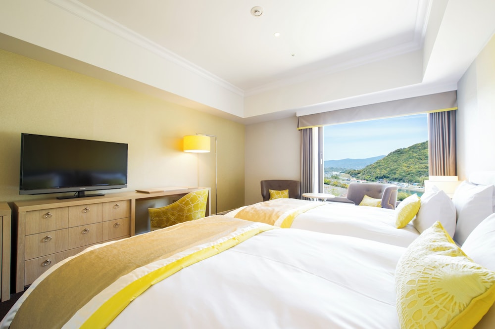 プレミアムツインルーム ステーションビュー 禁煙 客室1 | ホテルオークラ JR ハウステンボス