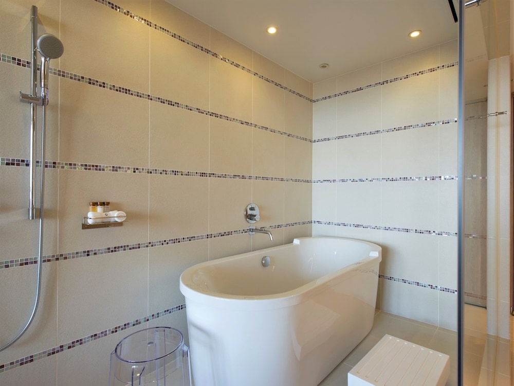 プレミアムデザイナーズルーム パークビュー 禁煙 バスルーム0 | ホテルオークラ JR ハウステンボス