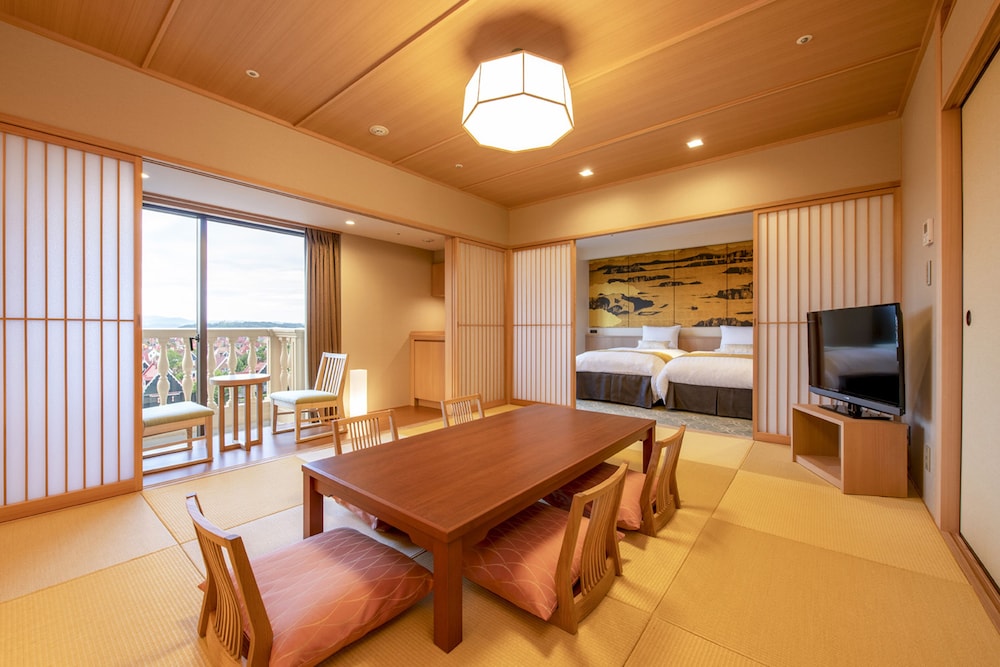 和洋室　禁煙 (最大6名様まで。3～5名様ご利用はお布団、6名様ご利用はベッド1台追加) 客室2 | ホテルオークラ JR ハウステンボス