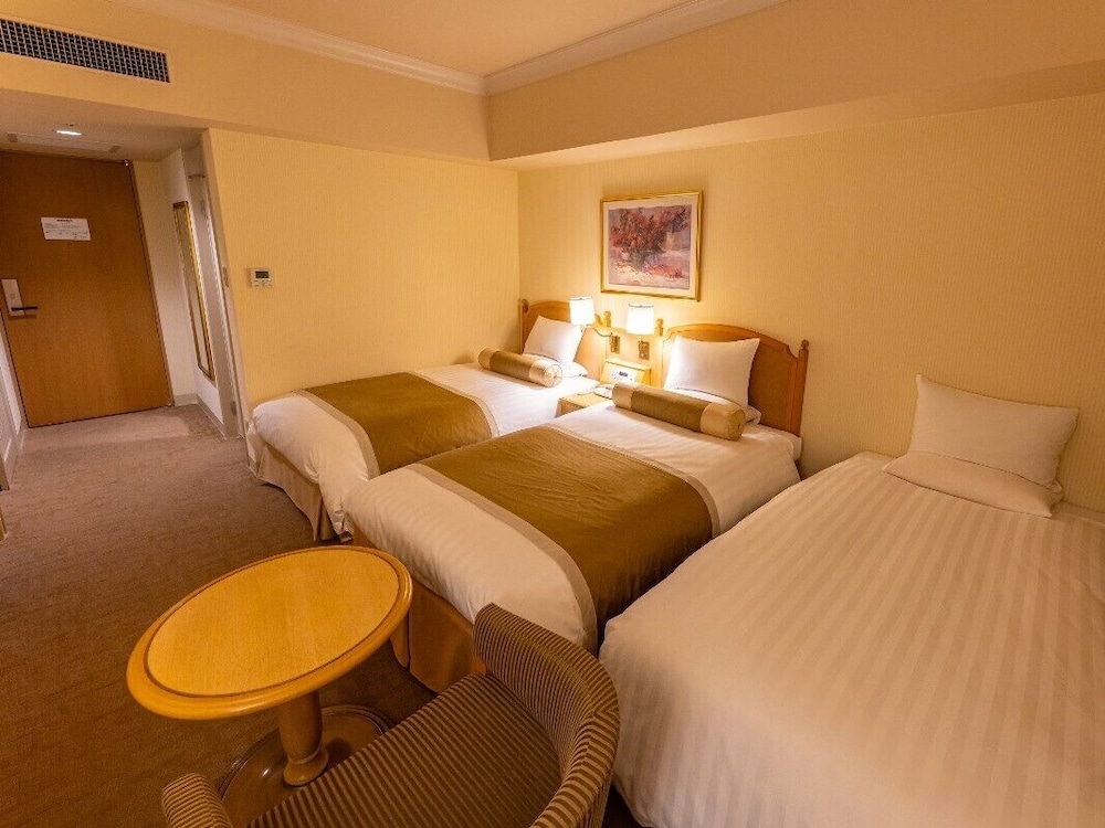 スーペリア トリプルルーム ステーションビュー 禁煙 客室1 | ホテルオークラ JR ハウステンボス