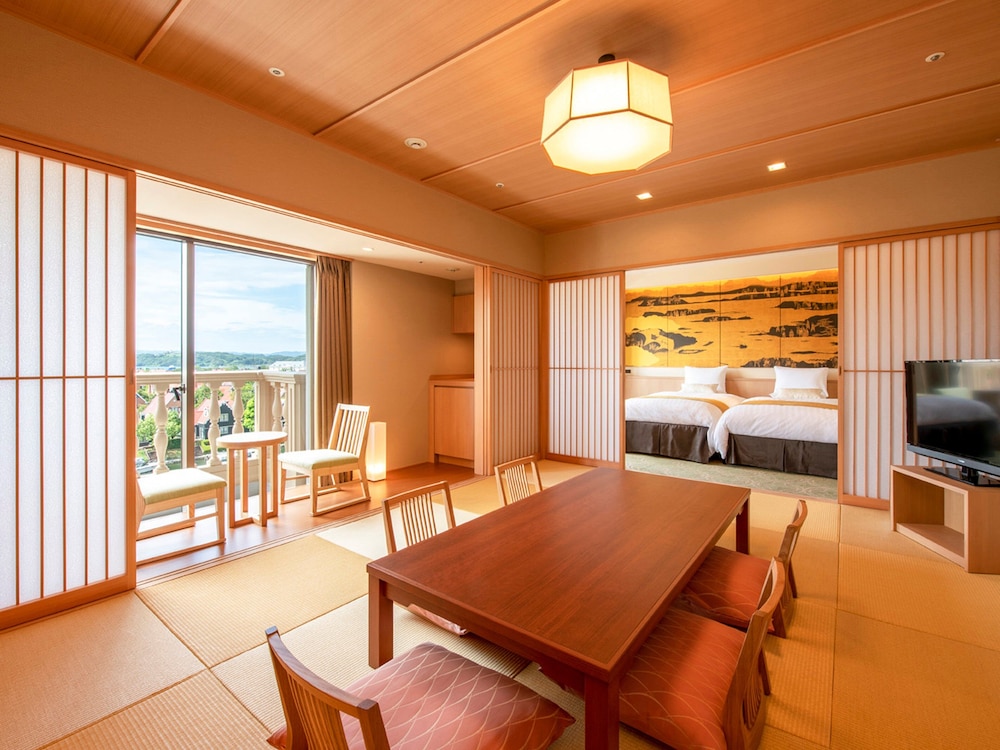 和洋室　禁煙 (最大6名様まで。3～5名様ご利用はお布団、6名様ご利用はベッド1台追加) 客室1 | ホテルオークラ JR ハウステンボス