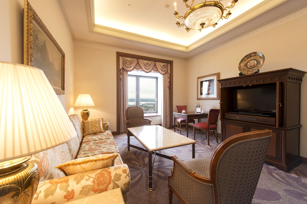 クラウンスイートルーム 禁煙 客室1 | ホテルオークラ JR ハウステンボス