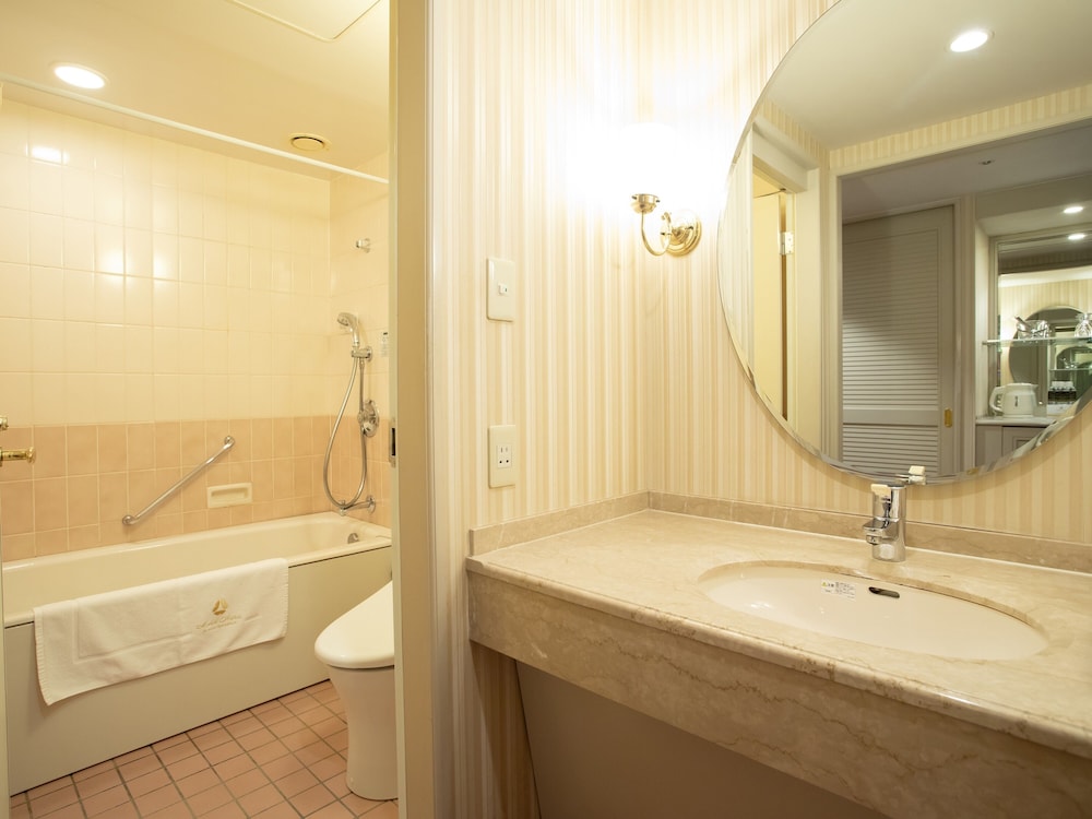 スタンダード ツインルーム パークビュー 禁煙 バスルーム0 | ホテルオークラ JR ハウステンボス