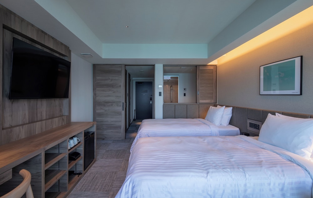 スーペリア ルーム シングルベッド 2 台 バルコニー オーシャンフロント (with Extra Bed) 部屋からの景観0 | ベストウェスタン沖縄幸喜ビーチ