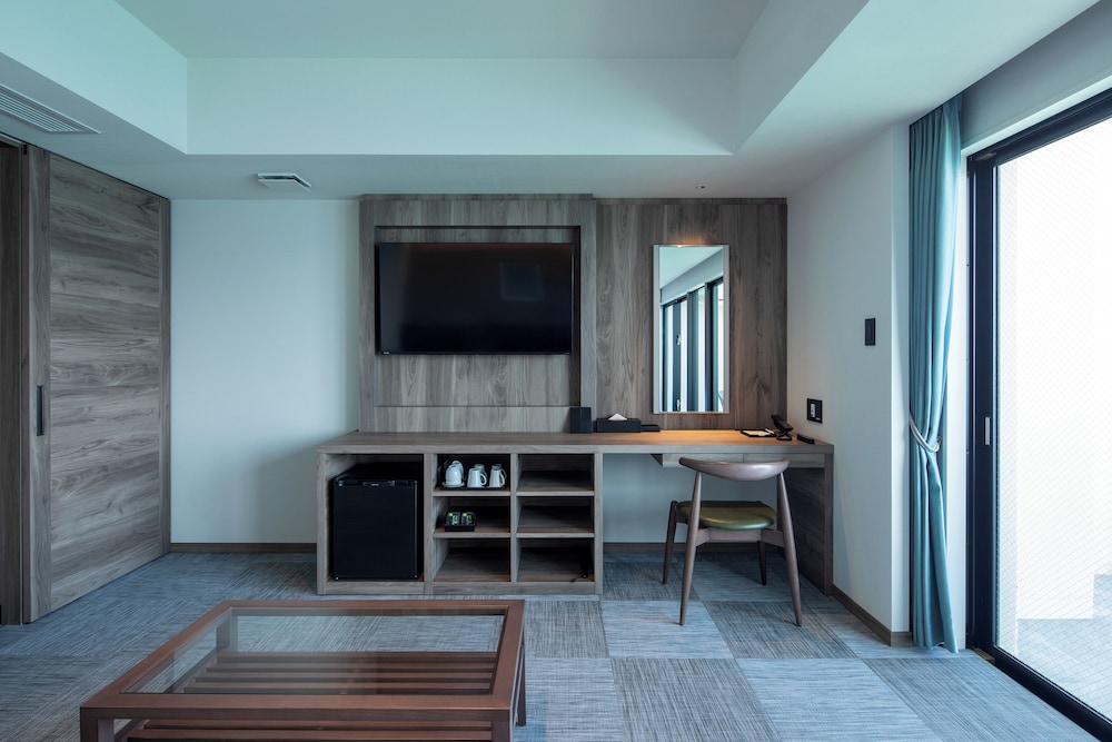 プレミアム ルーム シングルベッド 2 台 バルコニー オーシャンフロント 客室3 | ベストウェスタン沖縄幸喜ビーチ