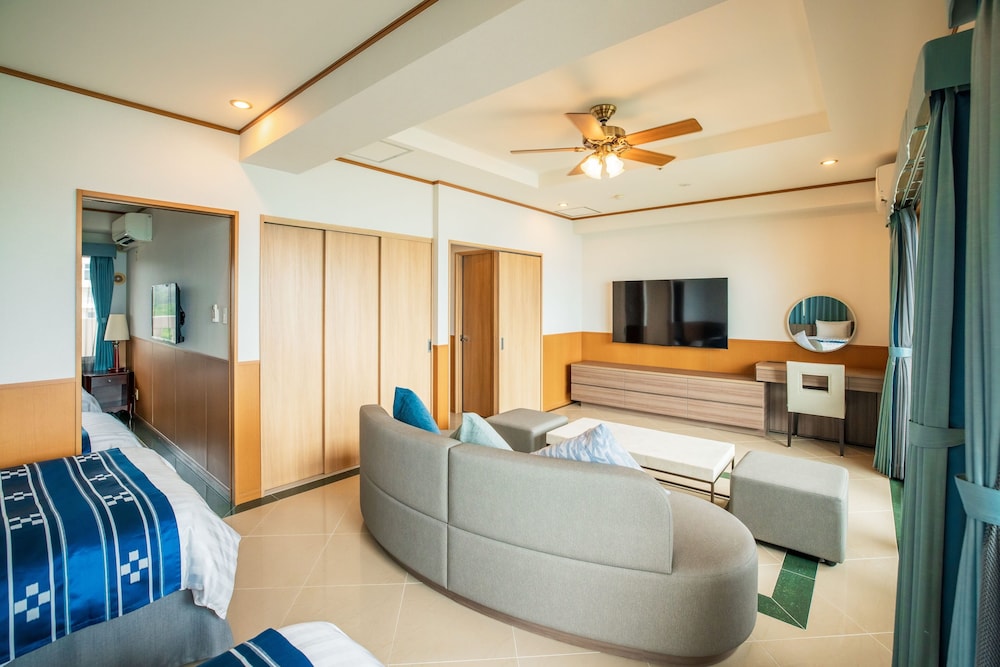 デラックス ルーム ベッド (複数台) 禁煙 オーシャンフロント 客室4 | ベストウェスタン沖縄幸喜ビーチ