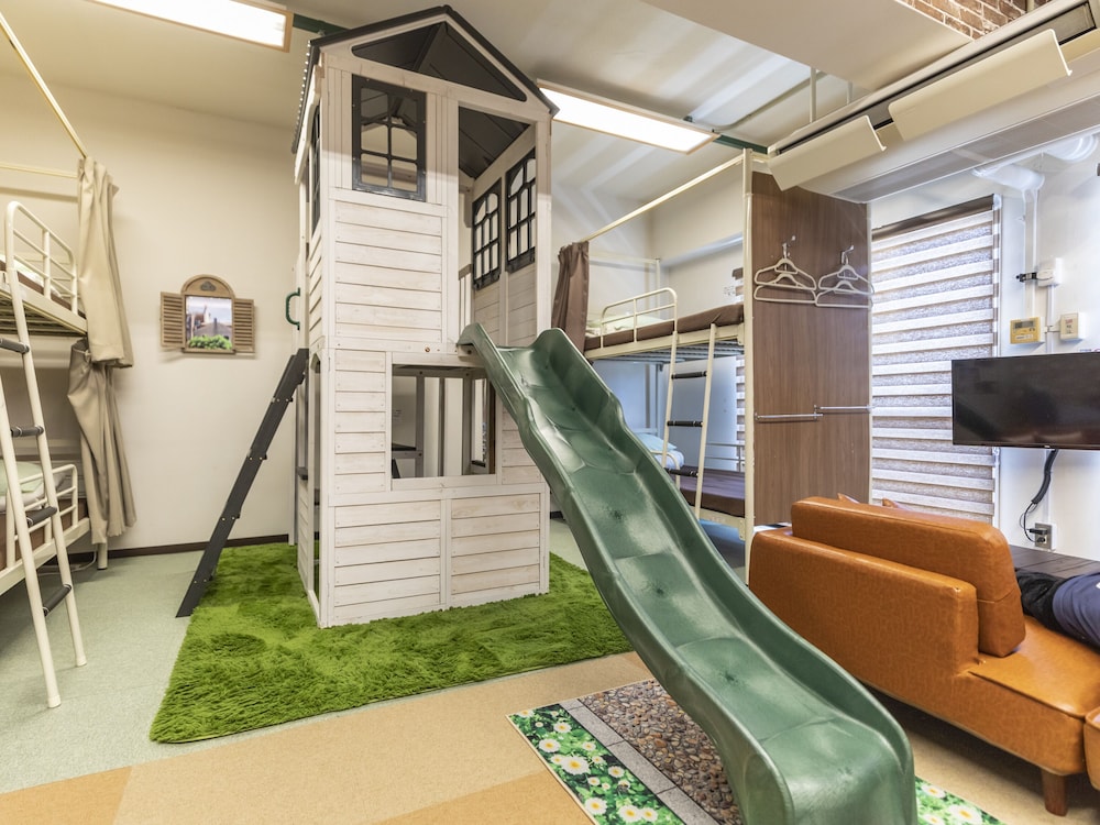 デザイン 4 人部屋 禁煙 共用バスルーム 客室5 | おもてなしホステル 宮島