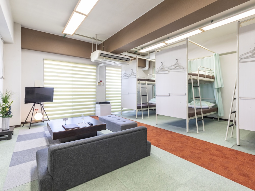 ファミリー ルーム 禁煙 コネクティングルーム 客室4 | おもてなしホステル 宮島