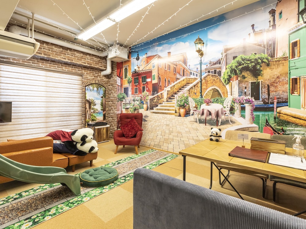 デザイン 4 人部屋 禁煙 共用バスルーム | おもてなしホステル 宮島