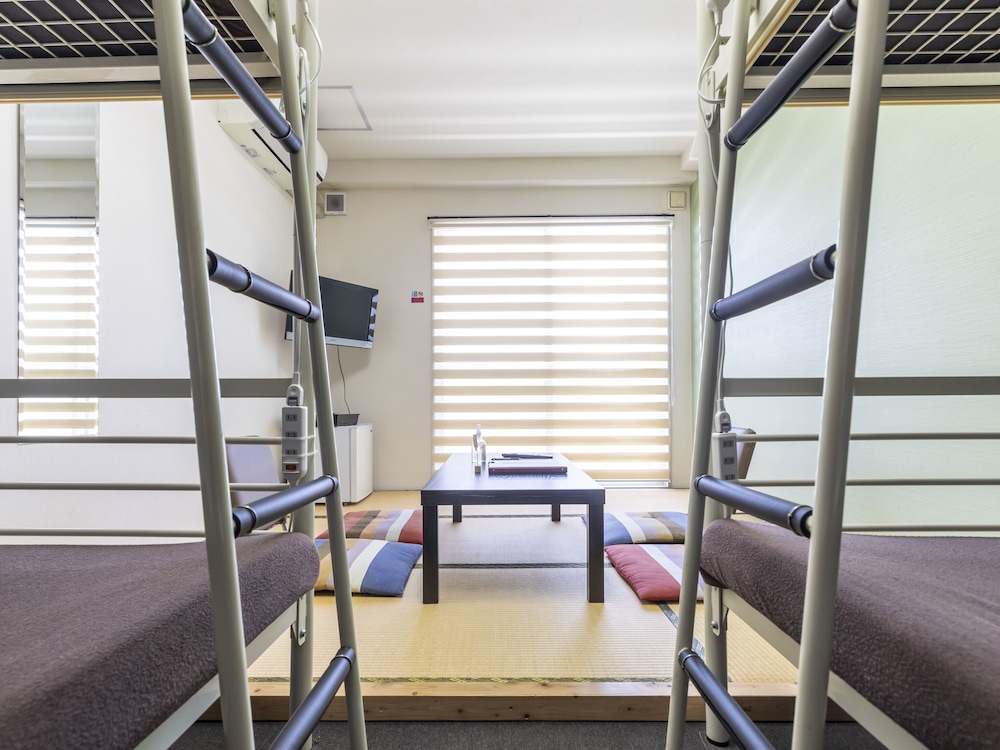 オーシャンビュー和洋室B 共用バスルーム 客室2 | おもてなしホステル 宮島