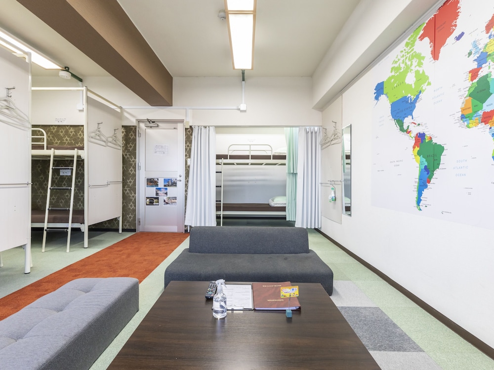 ファミリー ルーム 禁煙 コネクティングルーム 客室3 | おもてなしホステル 宮島