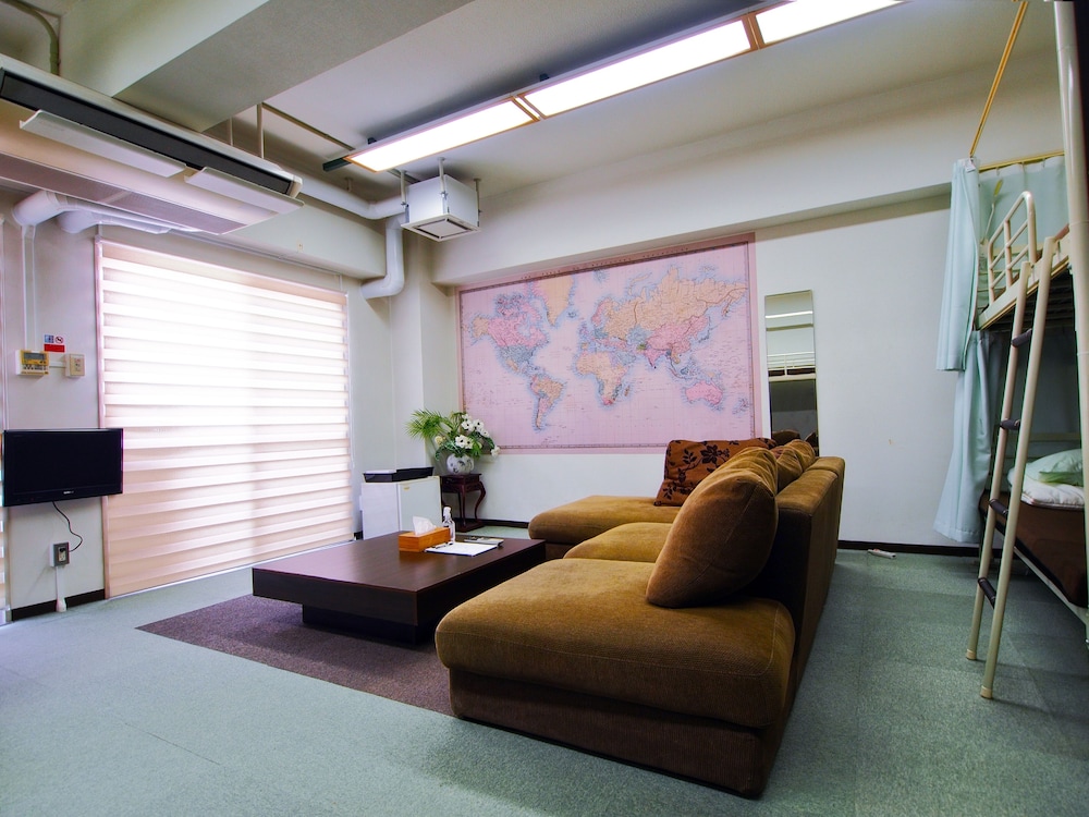 ファミリー ルーム 禁煙 コネクティングルーム 客室9 | おもてなしホステル 宮島