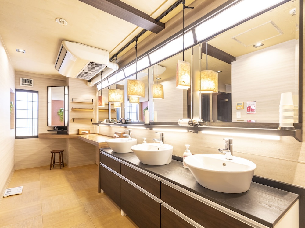 オーシャンビュー和洋室A 共用バスルーム 共用バスルーム6 | おもてなしホステル 宮島