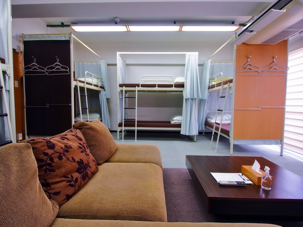 ファミリー ルーム 禁煙 コネクティングルーム 客室7 | おもてなしホステル 宮島