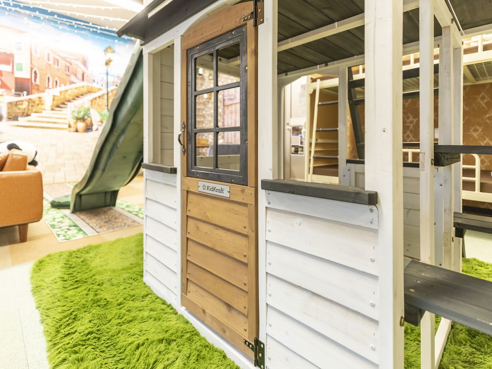 デザイン 4 人部屋 禁煙 共用バスルーム 客室3 | おもてなしホステル 宮島