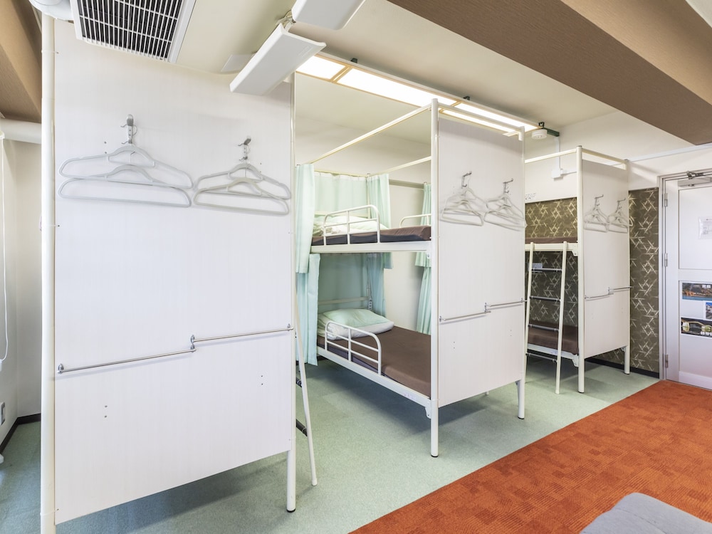 ファミリー ルーム 禁煙 コネクティングルーム 客室1 | おもてなしホステル 宮島