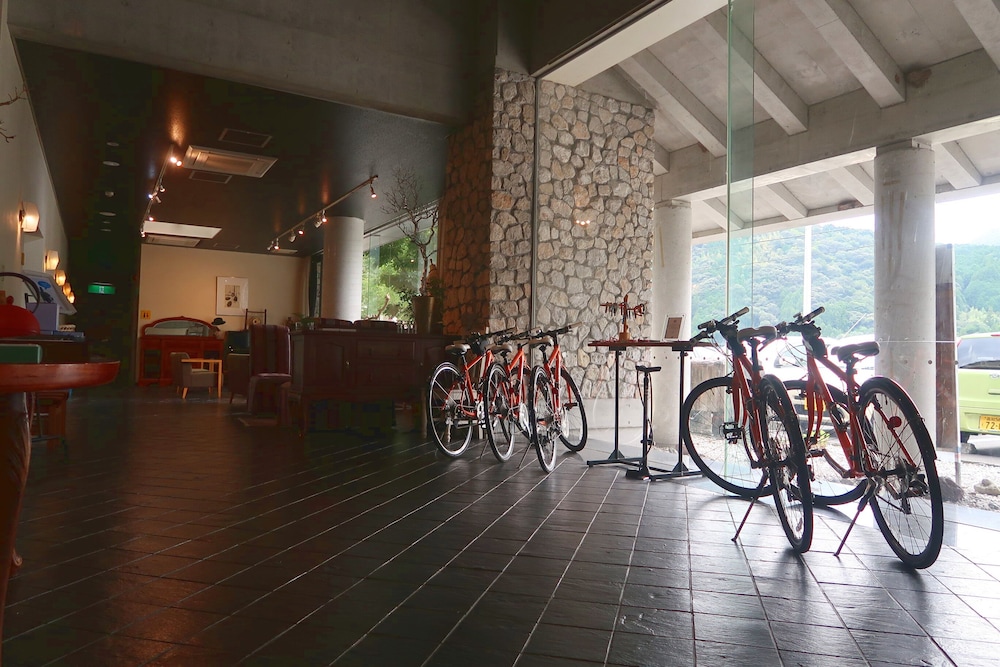 ロビーラウンジ1 | 土佐和紙工芸村「くらうど」 ロビーラウンジ1 | 土佐和紙工芸村「くらうど」