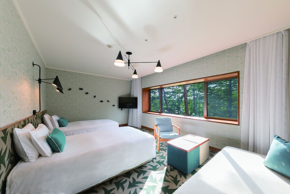 イーストフォレストツイン(禁煙) 部屋からの景観1 | 軽井沢プリンスホテル イースト